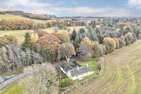 Smiddy Cottage East Glenogil-5.JPG