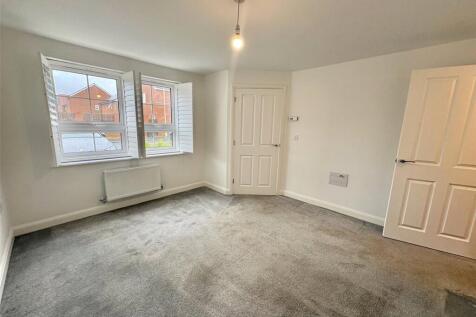 Chalk Dock Avenue, Havant, Hampshire, PO9 photo 5