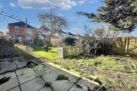King Edward Avenue, Bournemouth, BH9 photo 3