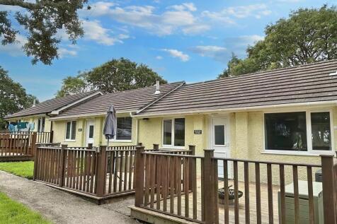 Helston, TR12 - property photo