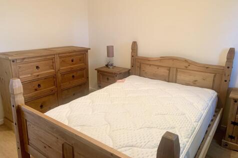 Bedroom photo 2