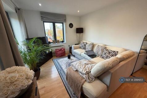 Unfurnished - Open Plan Lounge Kitchen 