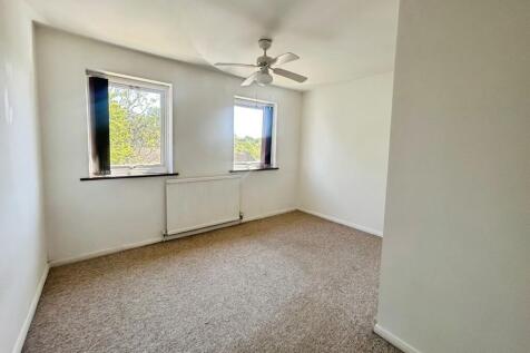 Sheraton Court, Chatham, Kent, ME5 photo 4