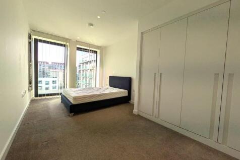 Caravel House, Royal Wharf E16 photo 4