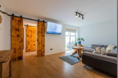 25 Garden Flat-12.jpg