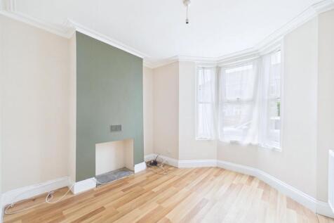 Two bedroom house for auction, St George  (12).jpg