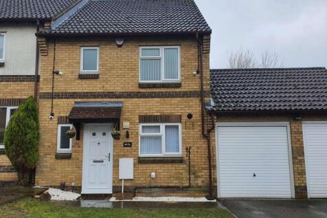 Brand New Renovated 3 bed semi-detached house to 