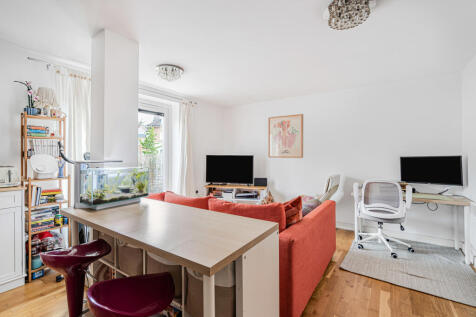Reception/Kitchen