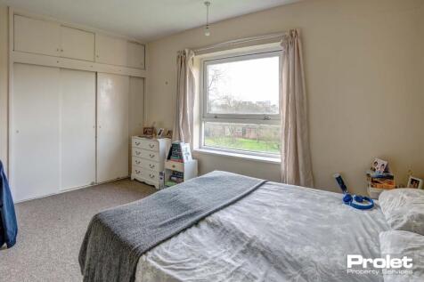 3-bed flat on Pippin Green, Norwich NR4 7NG, £1,410/mo