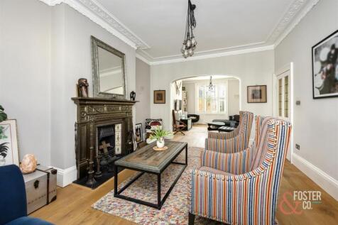 Albany VIllas, 8-030.jpg