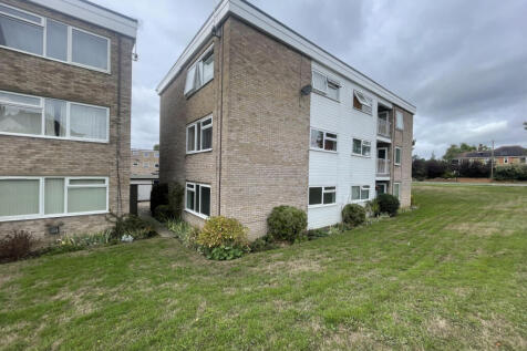Spacious 2 Bed Ground Floor Apartment for Rent- I