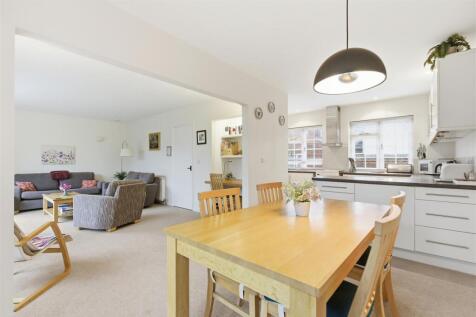 2 Manor Farm Close 10.jpg