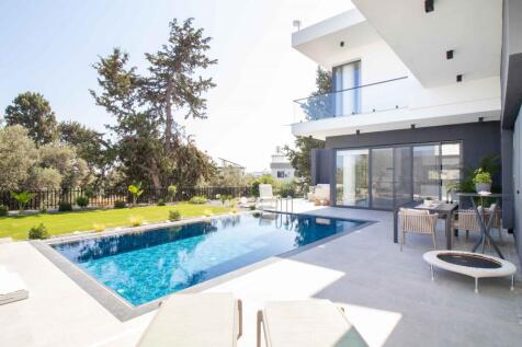 4-bedroom luxury resale villa + fully furnished + swimming pool + VRF system + Photovoltaic solar system + close to a municipal park Image 9999 2