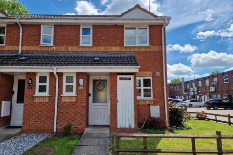 Fernwood Drive - 2 Bedroom End Terrace House with