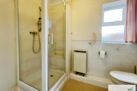 804aa583-bathroom...
