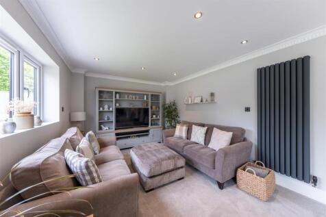 18 Royal Garden-025.jpg