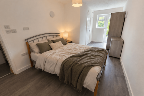 1-bed semi-detached on Drayton Street, Hulme, Manchester. M15 5LL, £750/mo
