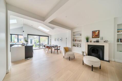 Kitchen/Diner/Family Area