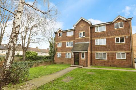 Barking, IG11 - property photo