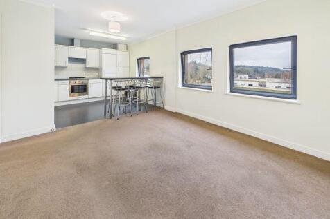 OPEN PLANNED - LOUNGE TO KITCHEN/DINI...