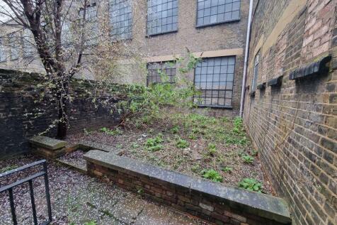 2 (1) Claremont Square, London photo 4