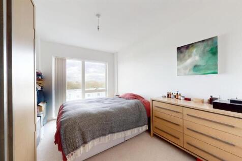 Master bedroom for sale at gallions reach, E16 by 
