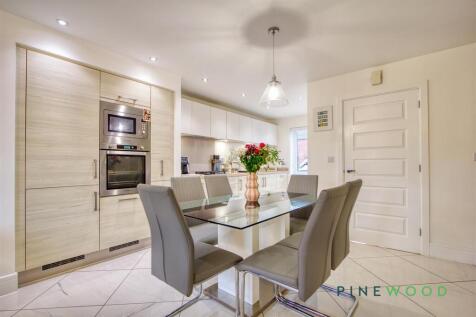 Kitchen / Dining room / Lounge