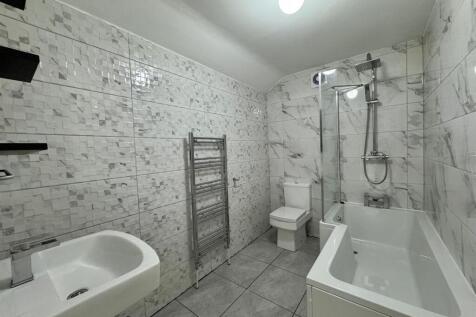 Skaife Road, Sale, M33 photo 4