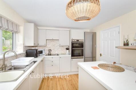 Kitchen /Breakfast Room