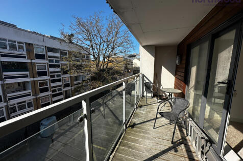 French Court, Castle Way photo 5