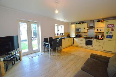 5 Kimber Place living room kitchen.jpg