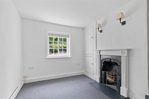 LE002 interior-6.jpg