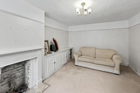 11 Benwood Court, Benhill Wood Road, Sutton, SM1 3SS