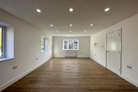 LIVING ROOM.jpg
