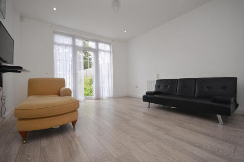 4 Bedroom Semi-Detached House to Rent