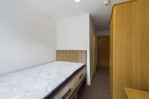 Bedroom-Room-To-Rent