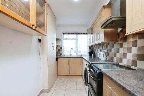The Frithe, Slough, Berkshire, SL2 photo 4