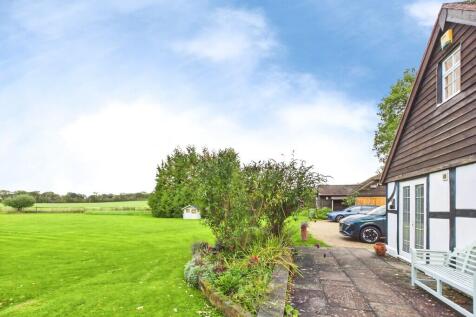 1-bed flat on Coneyhurst Road, Billingshurst, £1,400/mo