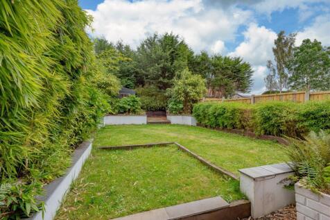 8 Banbery Drive-External (3).jpg