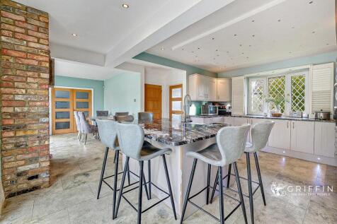 3p1976336p1976340png