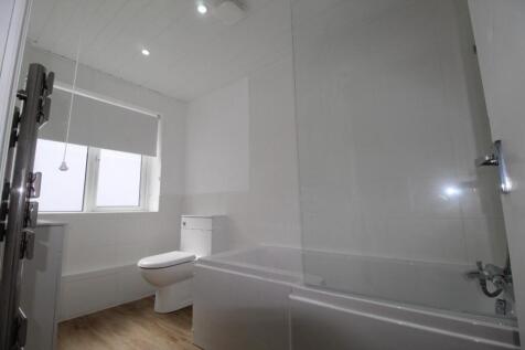 Bathroom 2.JPG