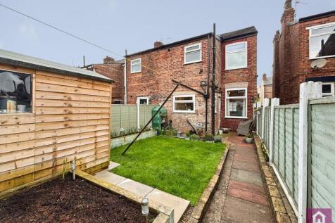 3 bed, 1 bath End of Terrace in Manchester - Photo 14