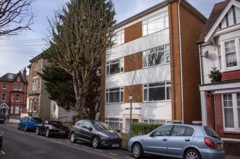 Flat in BN3 3ET