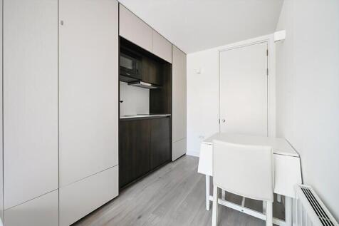 Durham Road, London, SW20 0TL photo 4