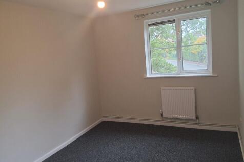 Burns Villas, East Lane photo 4
