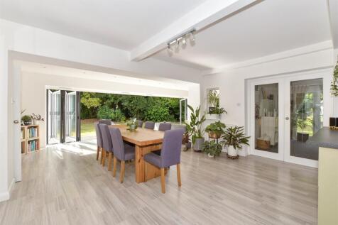 Kitchen/Breakfast Area