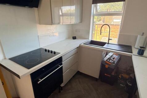 Trafalgar Road, Dewsbury, WF13 photo 3