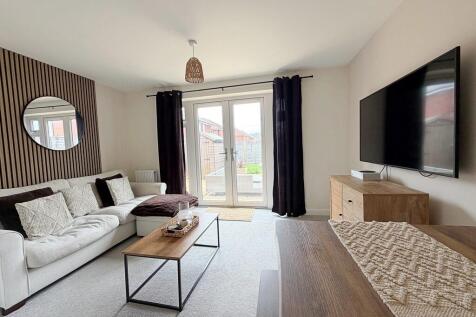 Lounge To Garden
