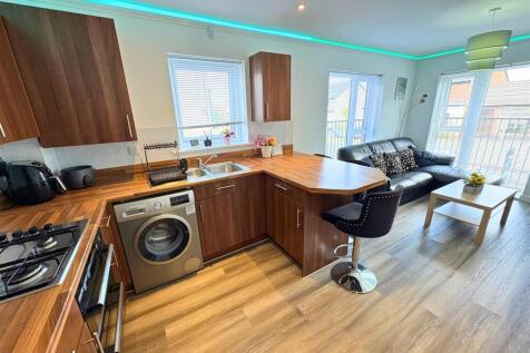 Open Plan Lounge / Kitchen / Dining Area