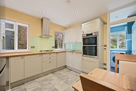 FBL -Woodstock Grove - Kitchen3 (1).jpg